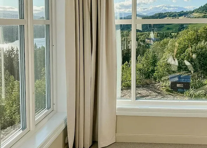 Manor House With Panoramic Views Of Jotunheimen Ferienhaus